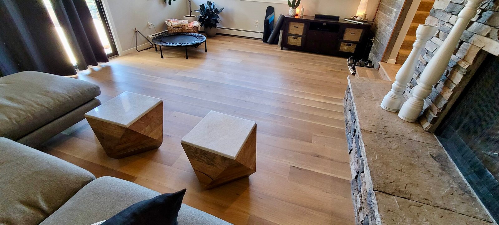 Dustless hardwood floor sanding and refinishing in longmont